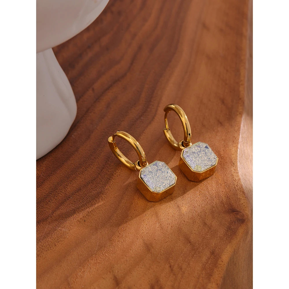 Brinco de Argola Minimalista com Zircônia