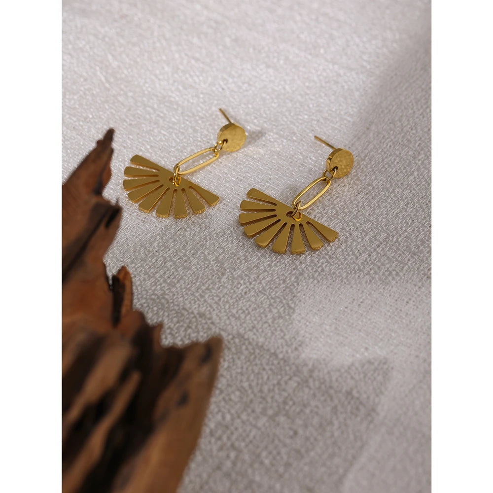 Brinco Flor Estilizada