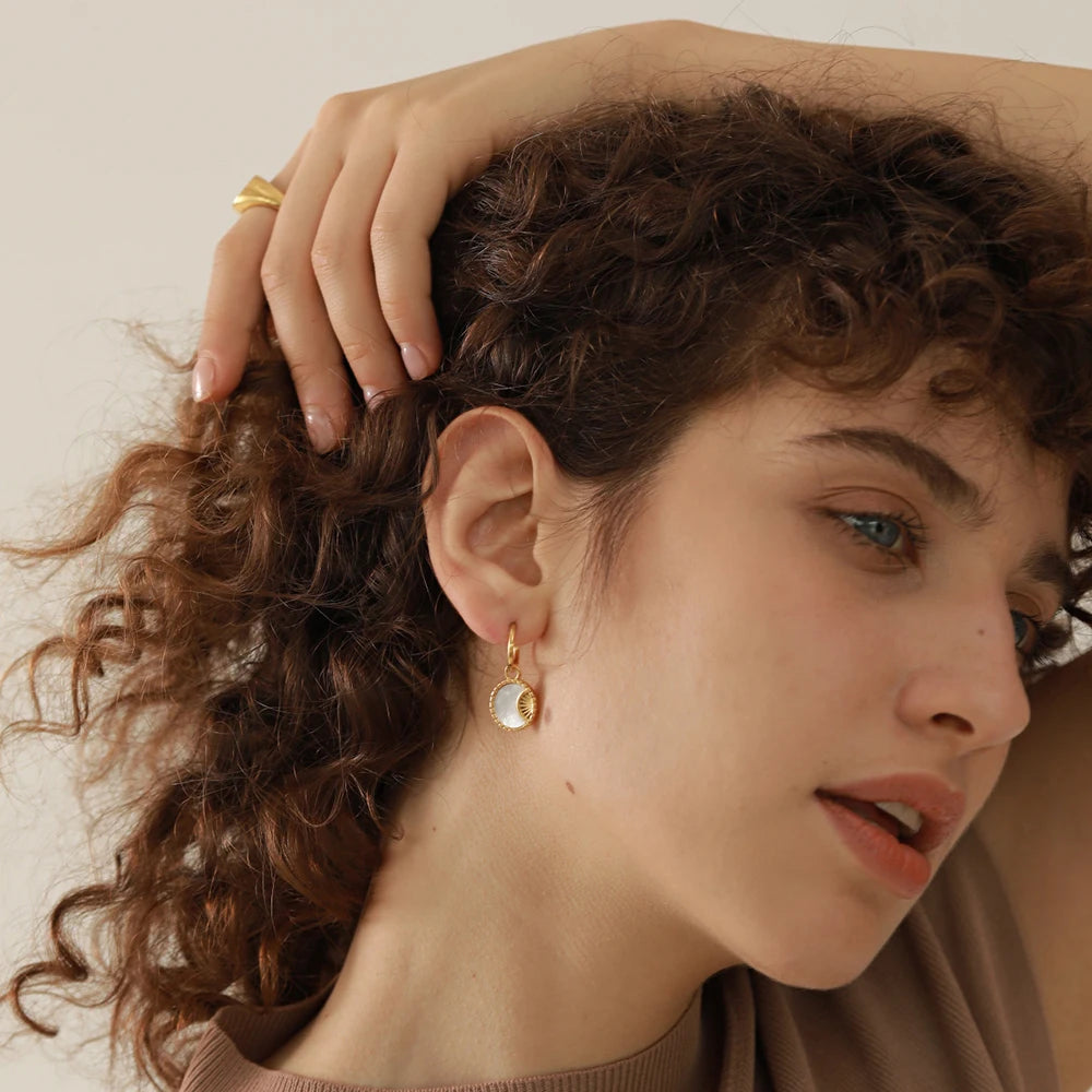 Brinco de Argola Estrela e Lua