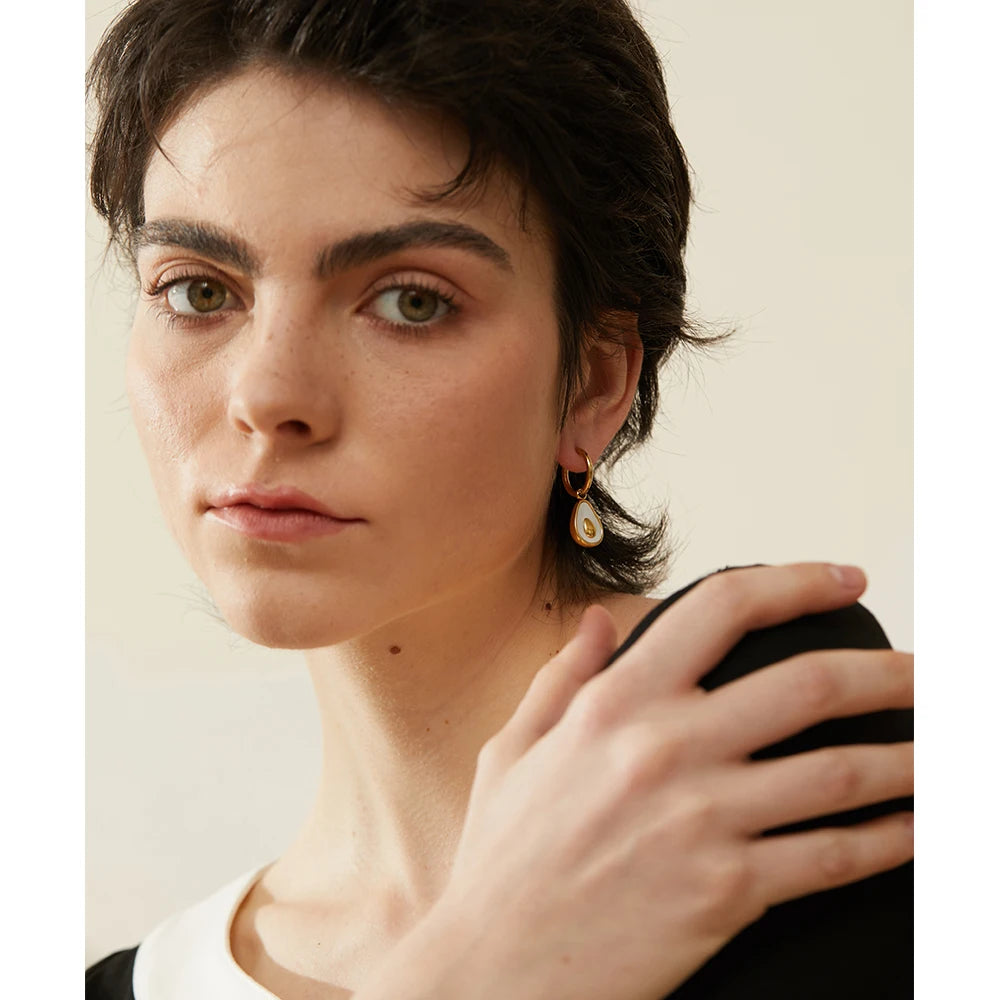 Brinco de Argola Pingente Abacate