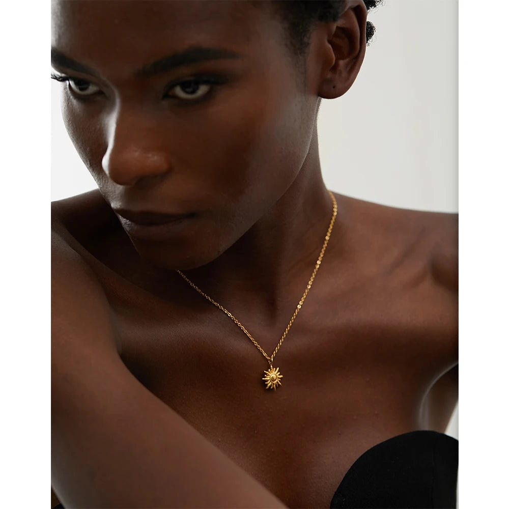 Colar Pingente de Sol
