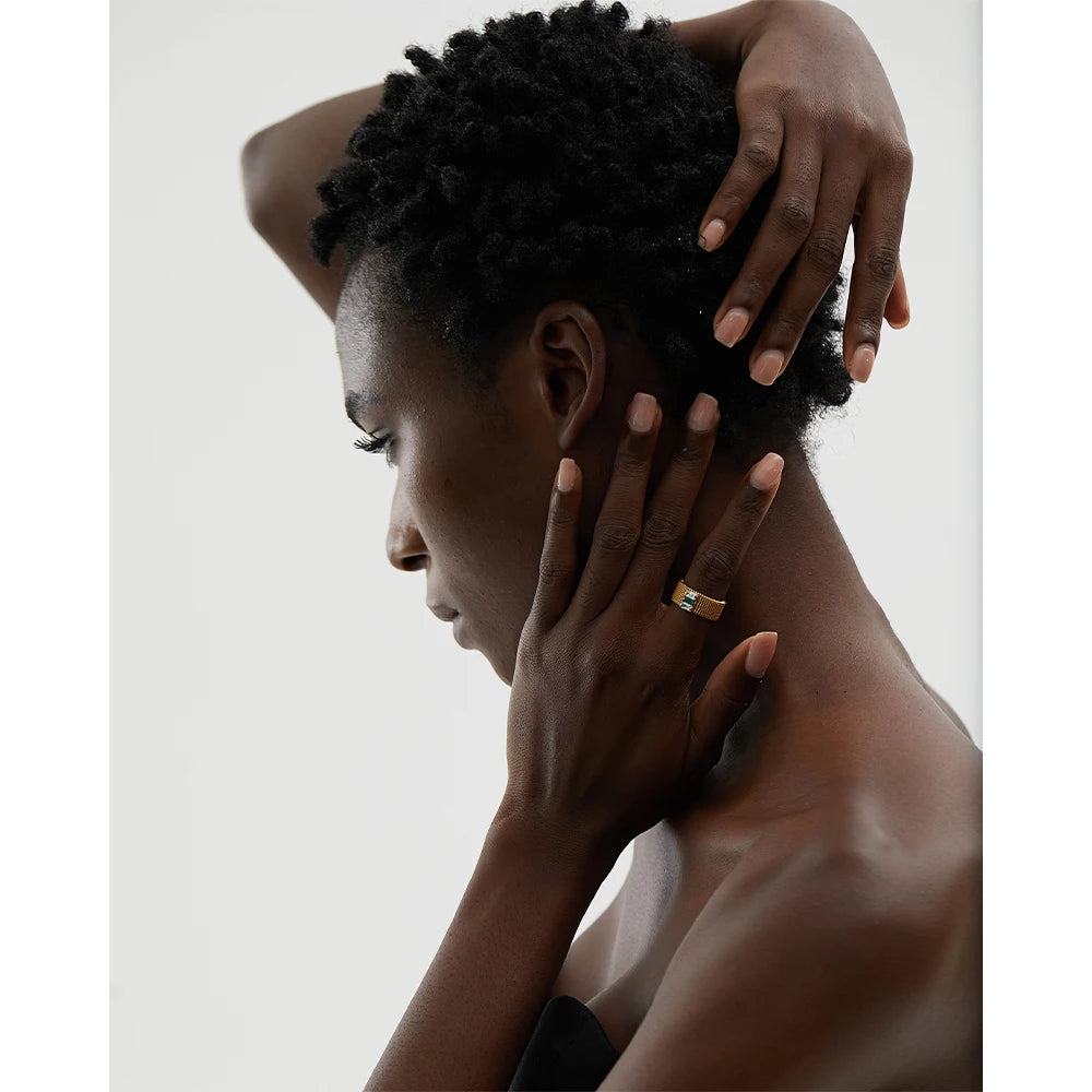 Anel com Zircônia Central