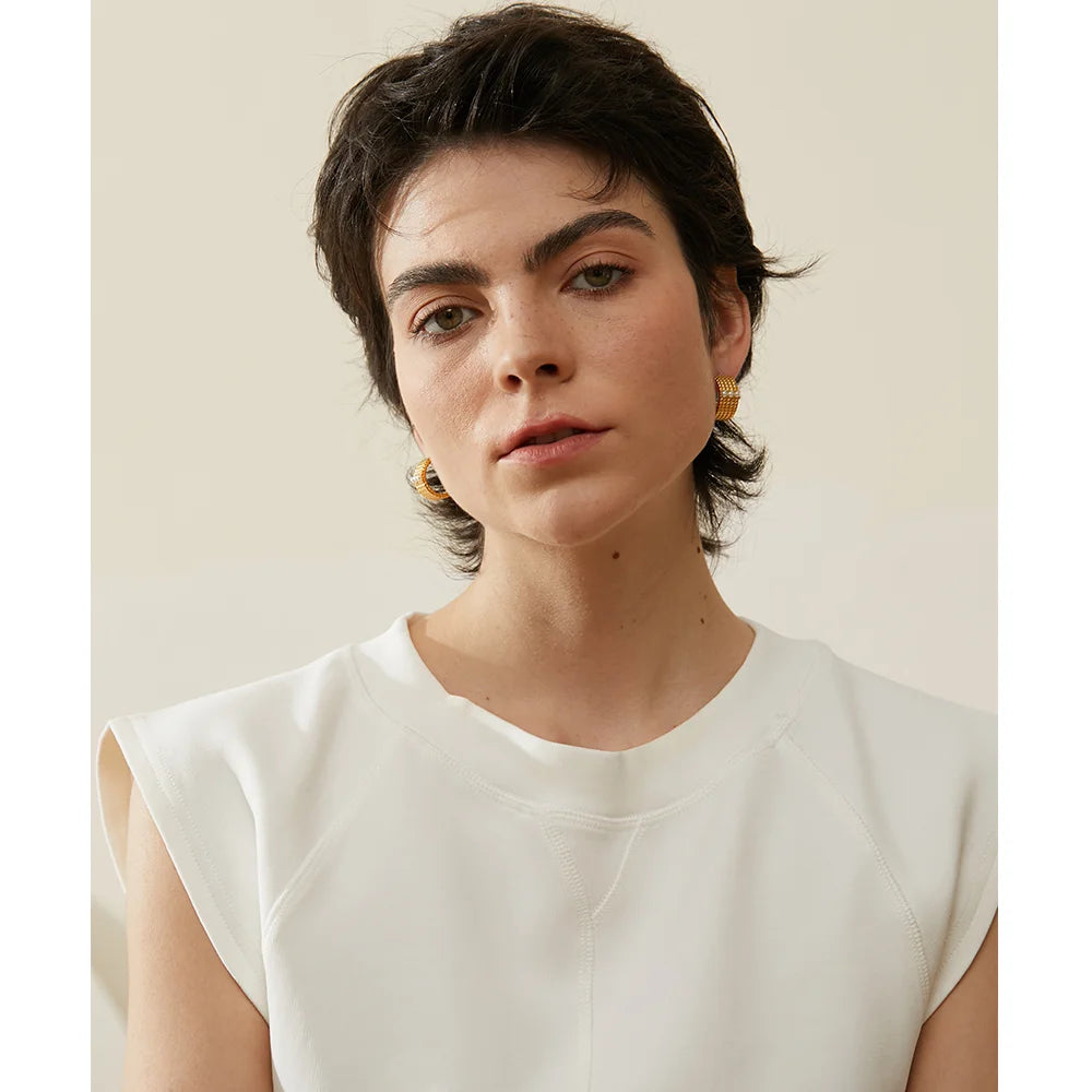 Brinco Argola com Textura Três Pérolas