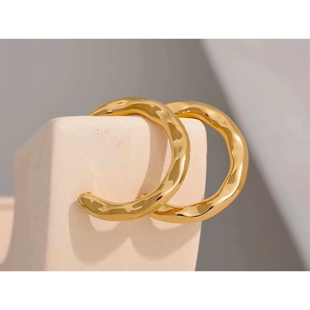 Brinco de Argola Textura Metálica