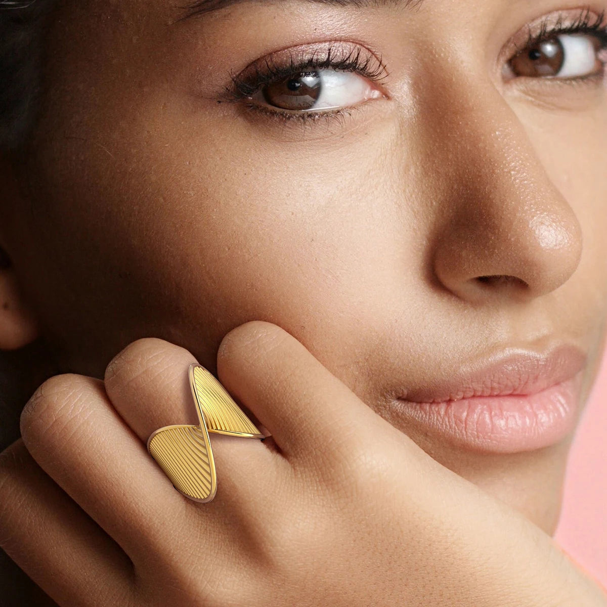 Anel Geométrico Texturizado