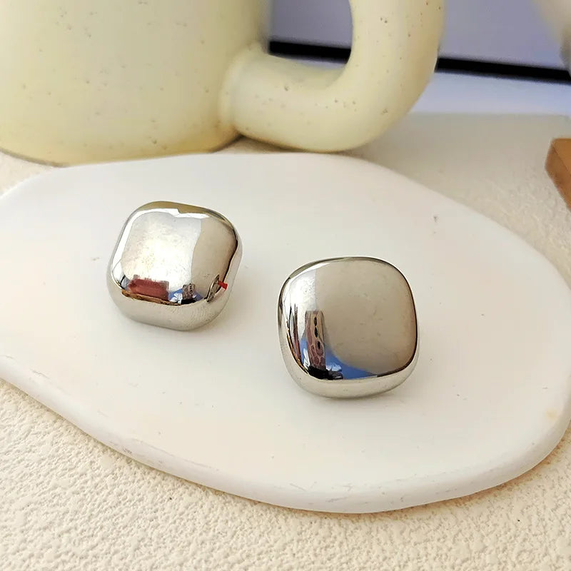 Brinco Quadrado Moderno