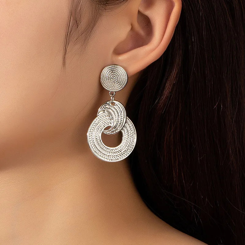 Brinco Aramado com Nó