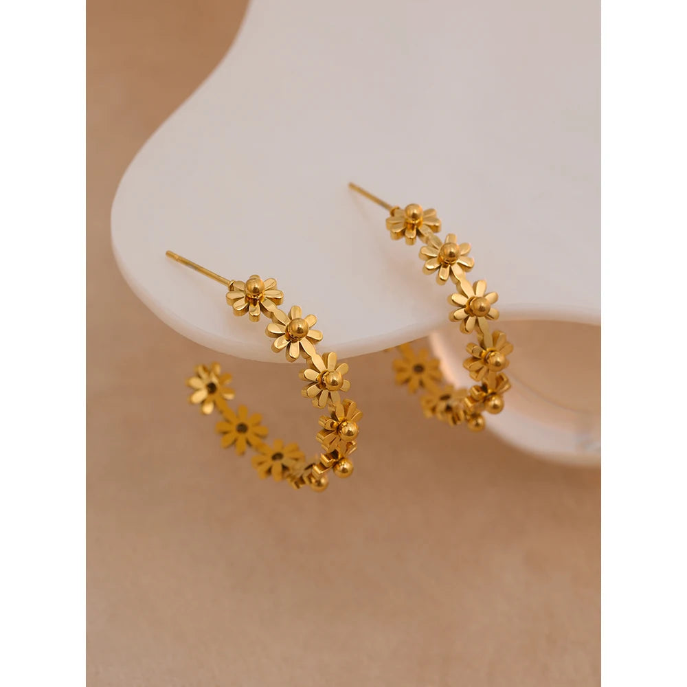 Brinco de Argola com Flores