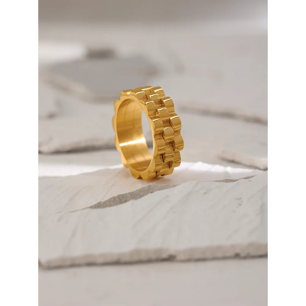 Anel Dourado Estilo Engrenagem