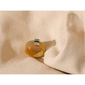 Anel com Zircônia Central