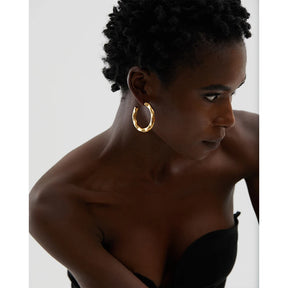 Brinco de Argola Textura Metálica