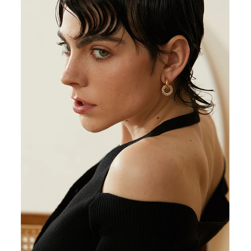 Brinco Argolas Cravejado de Zircônias