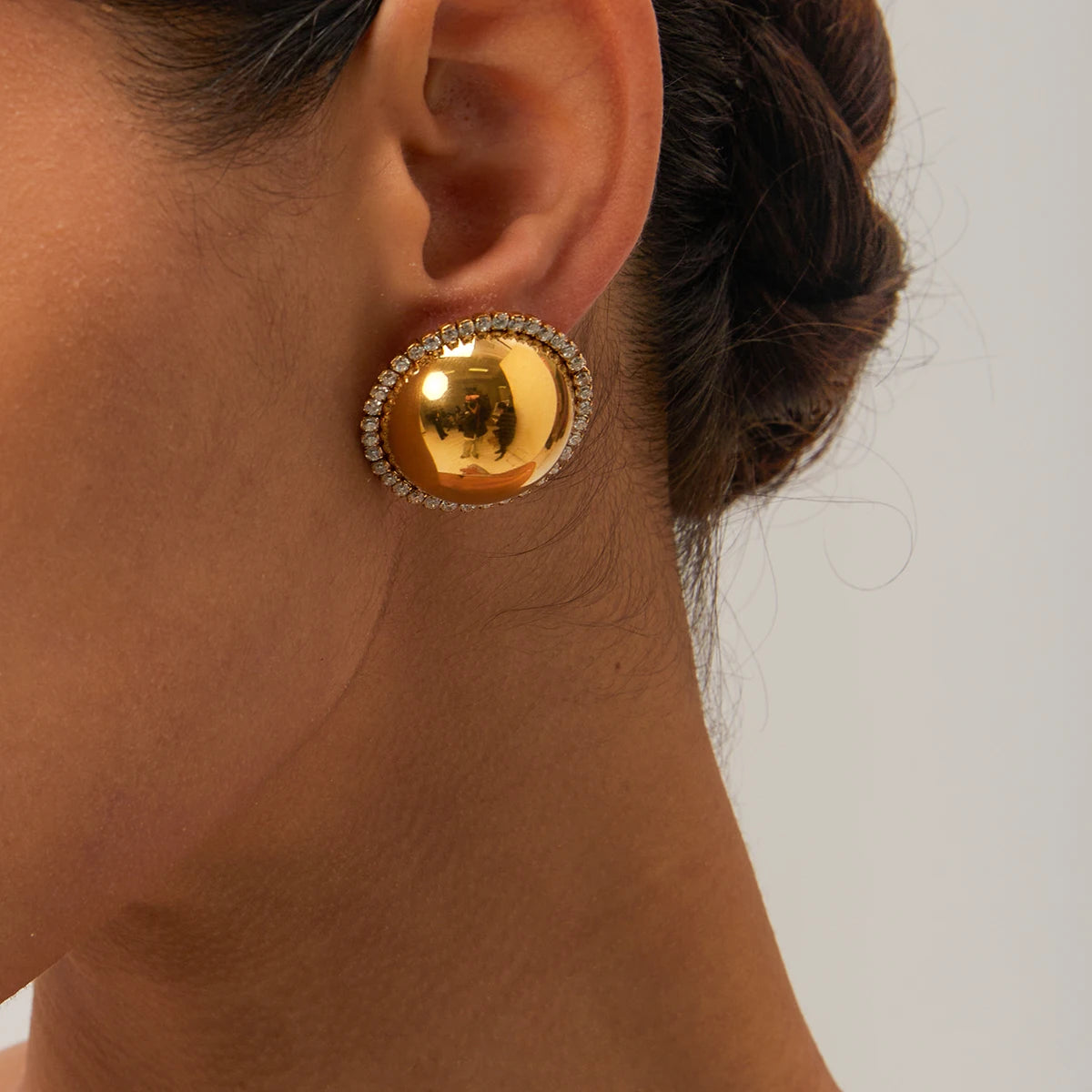 Brinco Esfera Dourada com Zircônia