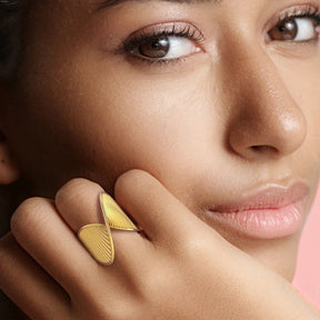 Anel Geométrico Texturizado