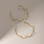 Brinco de Argola em Ondas