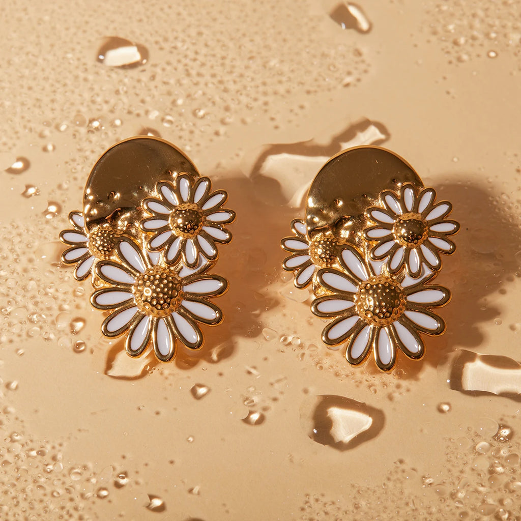 Brinco Dourado com Flores