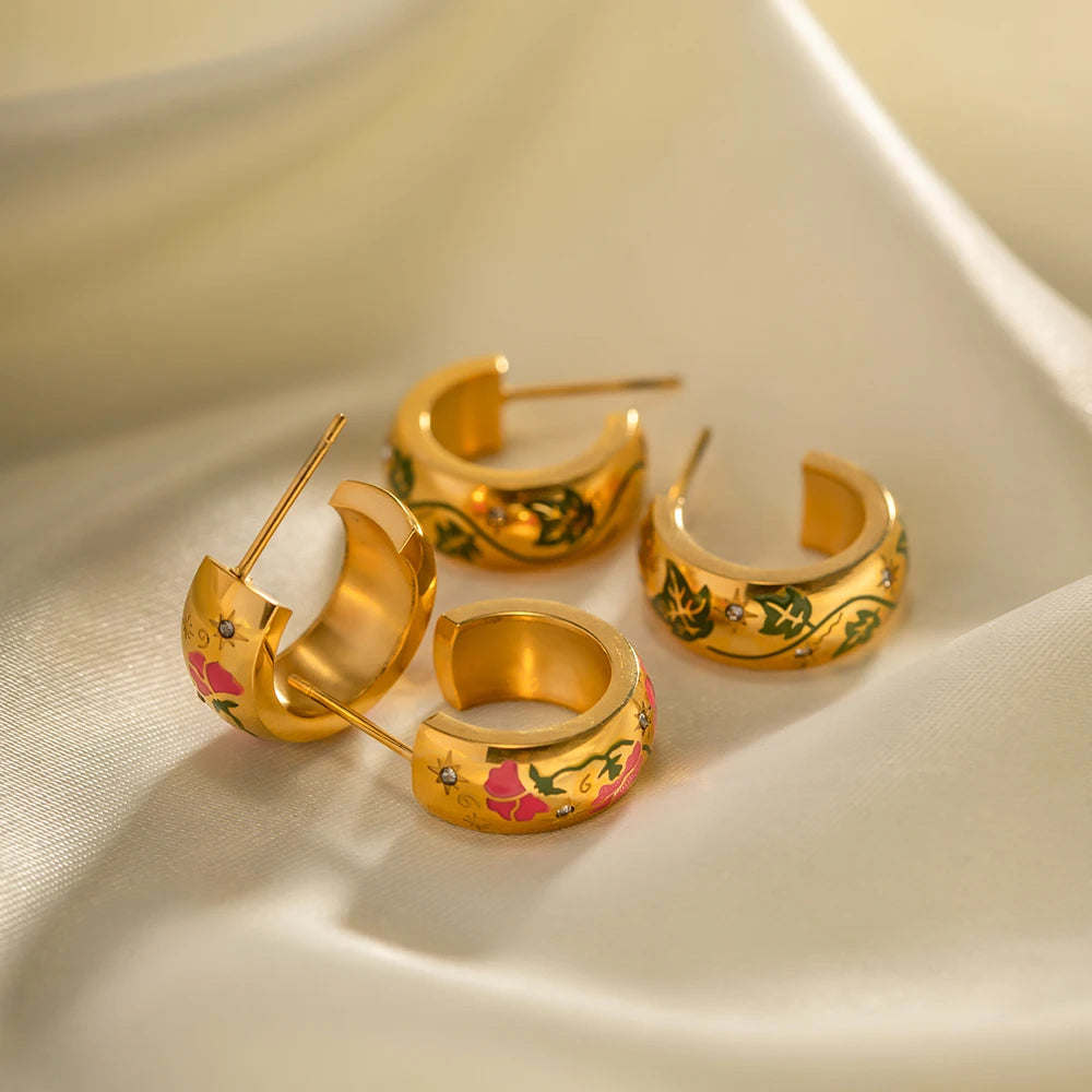 Brinco de Argola com Detalhes de Flores