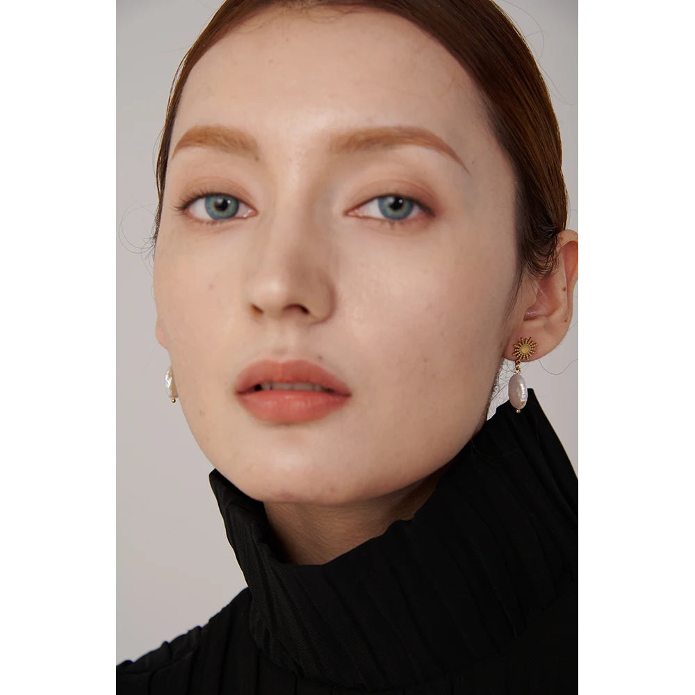 Brinco Sol com Pingente de Pérola