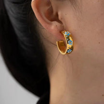 Brinco de Argola com Detalhes de Flores